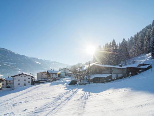 Apartment in Kaltenbach near Ski Lift