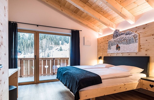 Apartment "Piciulei Pitl" with Mountain View, Garden & Wi-Fi