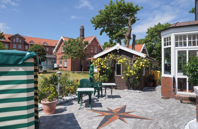 Apartment Seehund, Hotel Windrose, 2nd floor, ca.65qm, in the center, quiet, Borkum