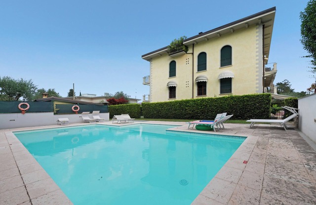 Apartment 'Serenella' with Lake View, Wi-Fi and Air Conditioning