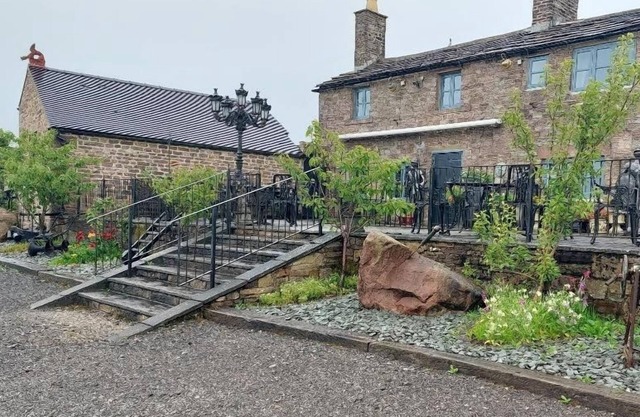 Apartment set in 5 acres near Buxton