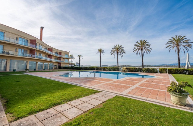Apartment 'Soeiro' with Shared Pool, Wi-Fi and Air Conditioning