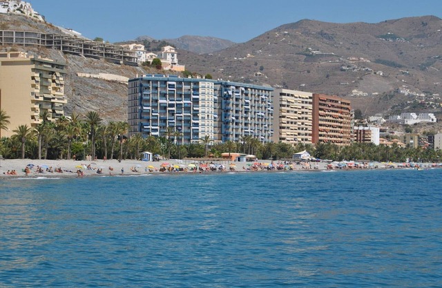 Apartment with pool, sea view and WiFi, 10m from Punta Velilla beach