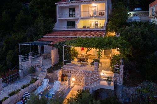 Apartments Ratac Lobrović with private beach and beautiful sunset