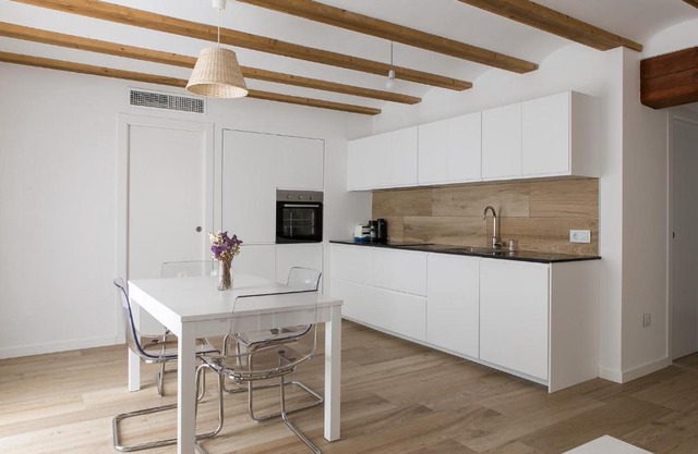 ApartUP L' Almoina