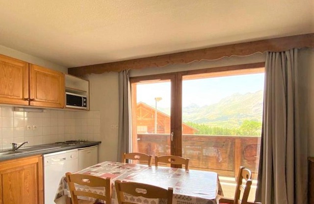 Appartement rénové 6 pers, balcon, parking, animaux admis - FR-1-504-484