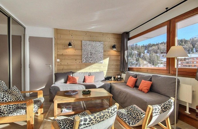 Appartement rénové avec grand balcon et casiers à skis, proche commerces et pistes - FR-1-455-75