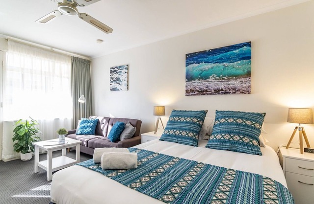 Aqua Waves Glenelg Central Studio Apt