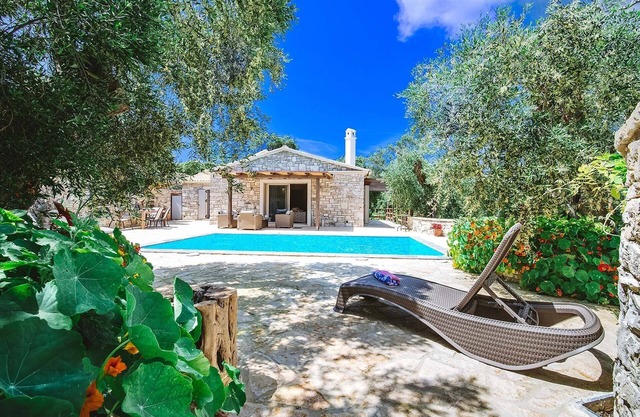 Aristea Villa - Two Bedroom Villa, Sleeps 6