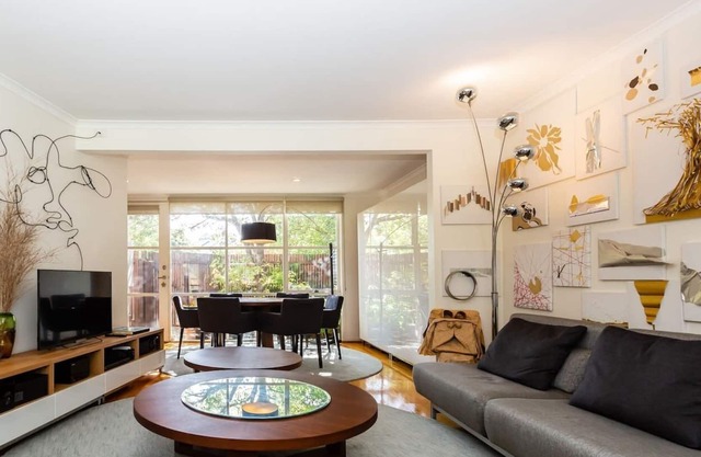 Artists Hideaway in Vibrant Kensington