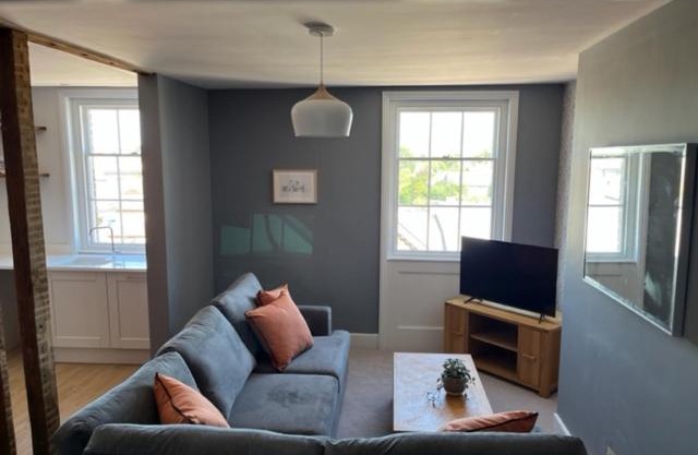 Aspen-free parking-Grade II listed-second floor two bedrooms apartment