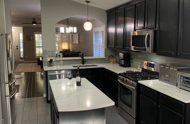 ATX Getaway! Pet Friendly- Large Deck & Luxury Bath