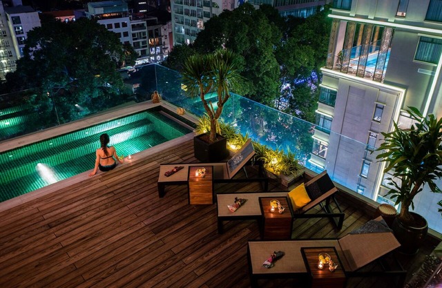 Au Lac Legend Hotel