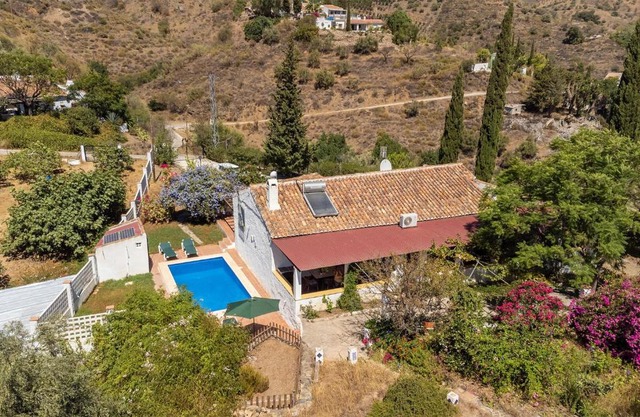 Awesome Home In Rincón De La Victoria