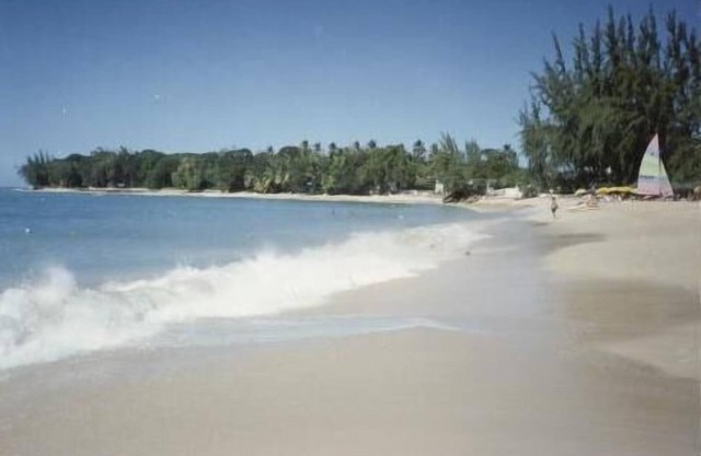 Awesome Tropical Villa Apartment in the Hub of Historic Holetown