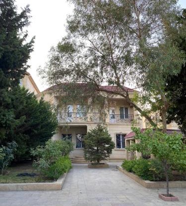 Baku, Hotel Villa Badamdar
