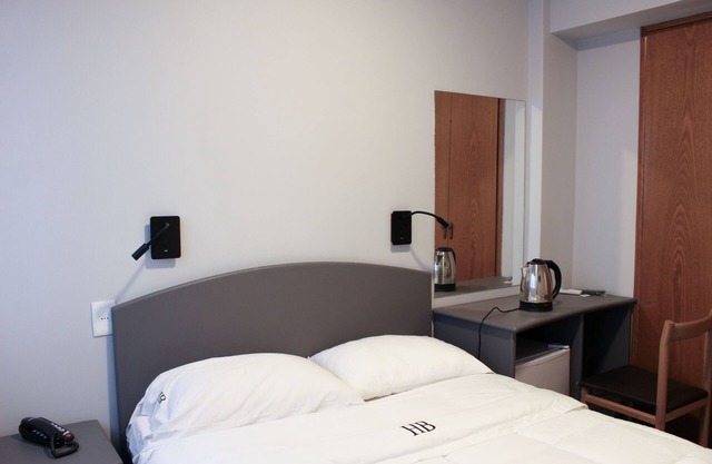 Balfers Hotel