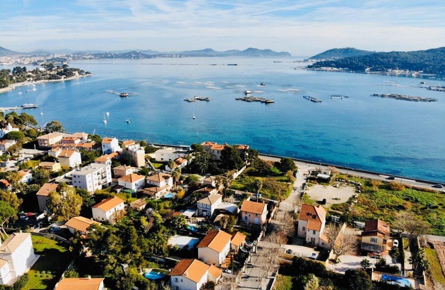 Bastide 10 people 160 m from the sea. Very calm . Corniche of Tamaris - Var