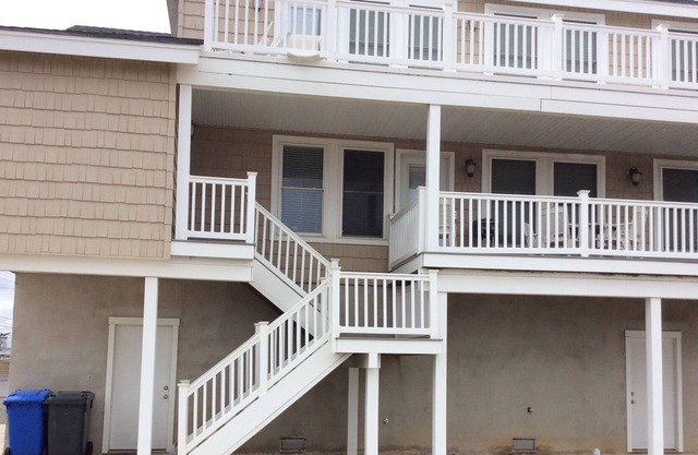 Bay view balcony seconds from Long Beach island