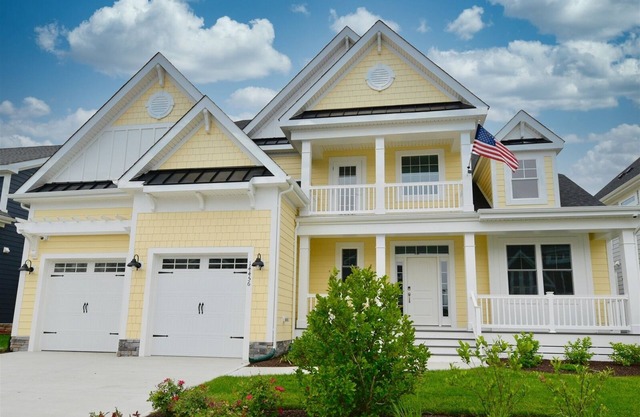 Bayside * 5 BR Luxury Hous, 5 Full Baths * Sleeps 16 * on Golf Course
