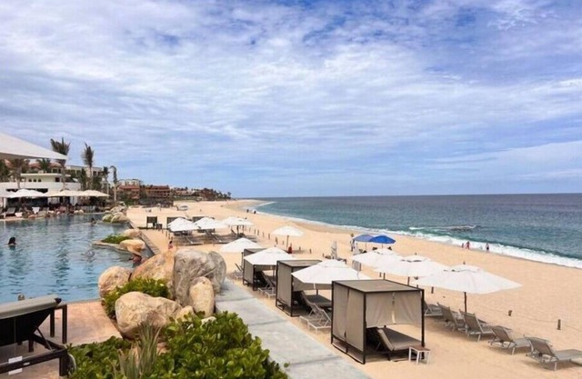 Beach Front Resort Cabo Xmas! 2bd for 6 Dec23-30