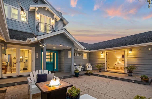 Beach House Steps to the Ocean with Rooftop Ocean Views