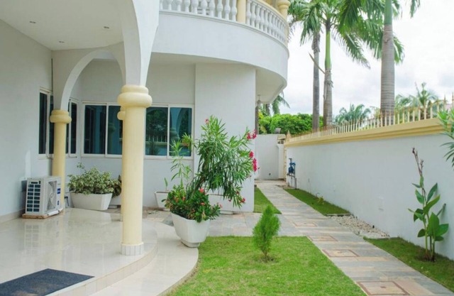 Beach Sand Hotel & Resort, Cotonou Standard King Room 4