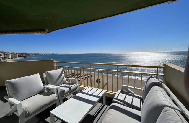 Beachfront. Fantastic Views and beautiful pool/gardeens, 3 Bedrooms, 2 Bathrooms