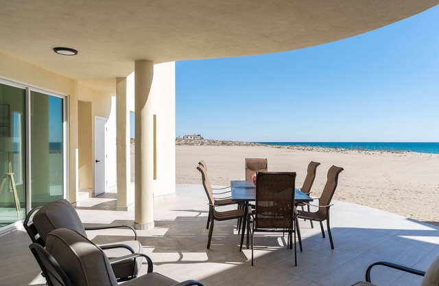 Beachfront Home Spacious fully equipped V-15
