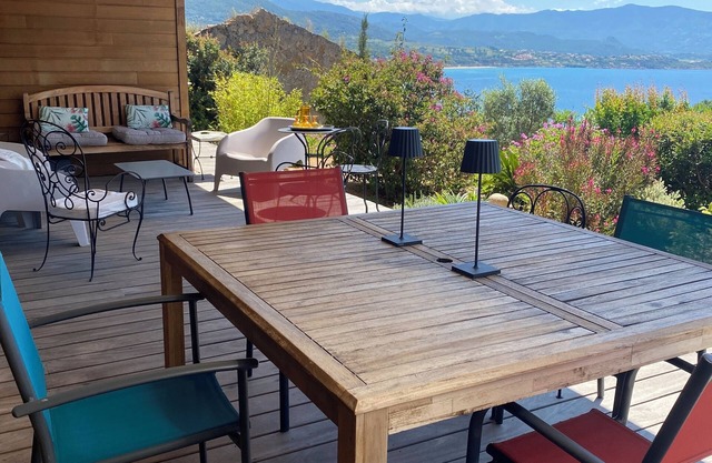 Beachfront villa with breathtaking views of the Gulf of Sagone!