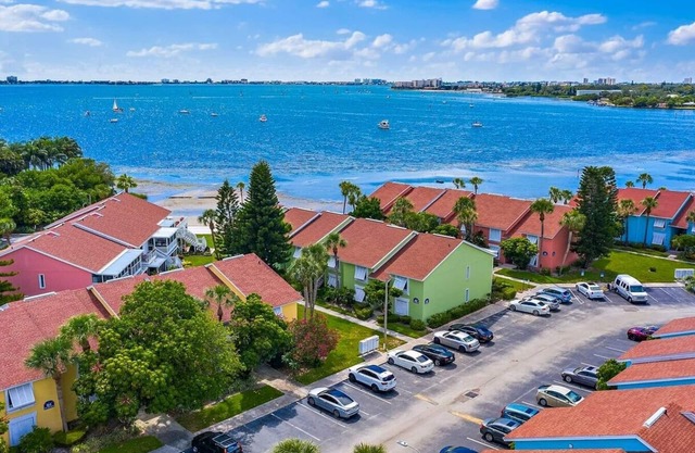 Beachside Condo – Walk to Sand, Pool & Hot Tub | Coastal Retreat