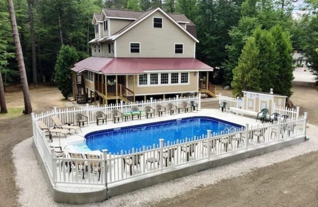 Bear Brook Lodge - Large house with pool
