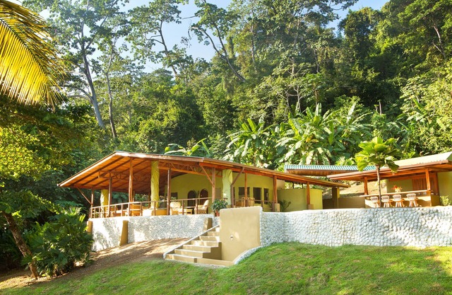 Beautiful 2bdrm 2bath with pool on Backwash