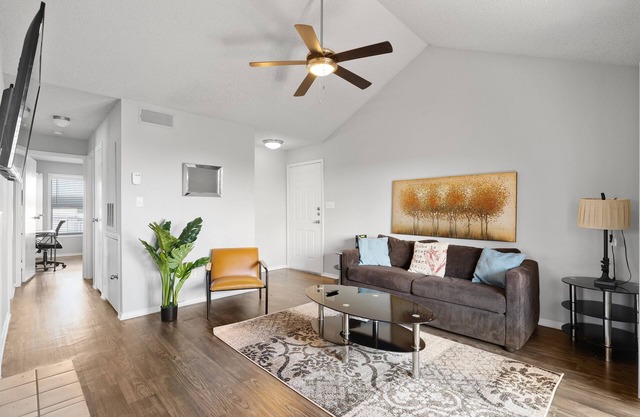 Beautiful 2br Apartment by the Domain, Cedar Park