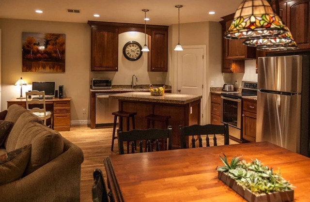 Beautiful 3-Bedroom Guest Suite