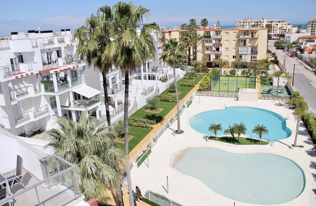 Beautiful and comfortable apartment in Denia, on the Costa Blanca, Spain with communal pool for 4 persons