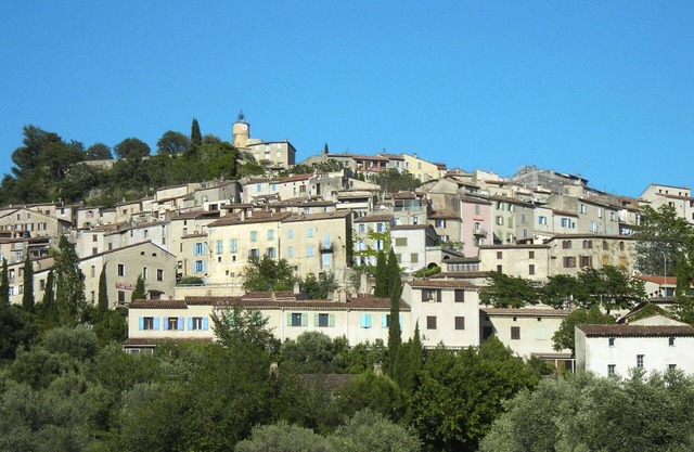 Beautiful apartment in villa for 6 people with A/C, WIFI, pool, TV, patio and pets allowed