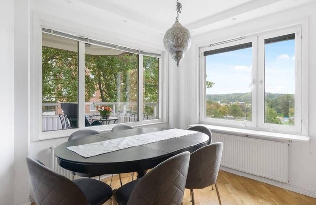 Beautiful apartment close to metro station, shops and amazing nature.