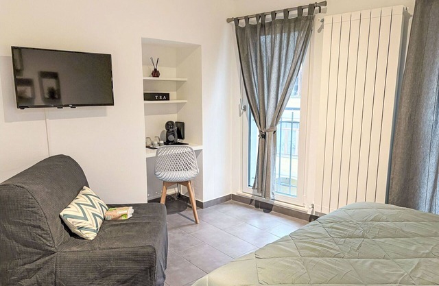 Beautiful apartment for 3 guests with TV, balcony and pets allowed