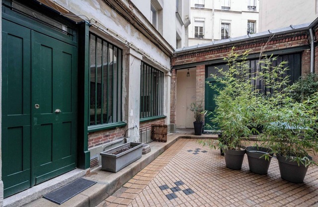 Beautiful Apartment at Gare de L'est Republique