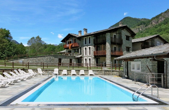 Beautiful apartment for 4 guests with pool, WIFI, TV and terrace