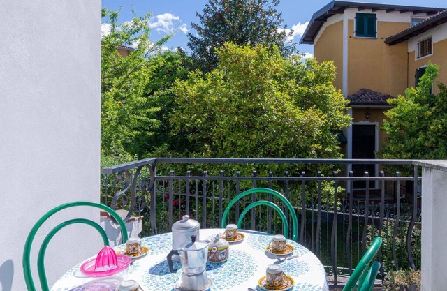 Beautiful apartment for 5 guests with WIFI, TV, balcony and pets allowed