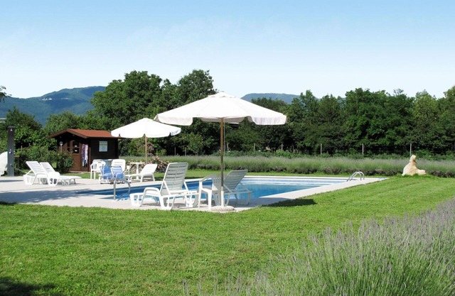 Beautiful apartment in villa for 4 people with A/C, WIFI, pool, TV and terrace