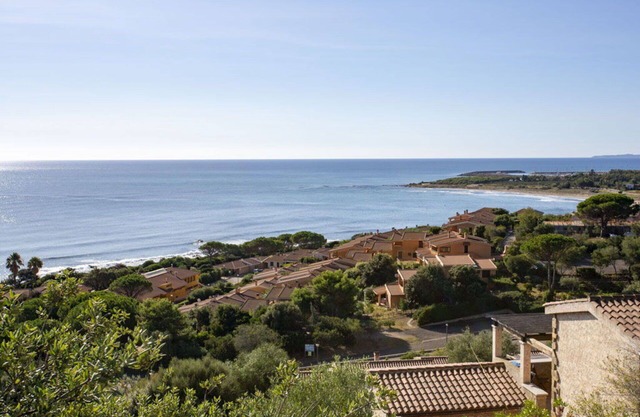 Beautiful apartment in villa for 6 guests with A/C, TV and pets allowed