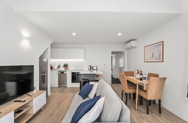 Beautiful Apartment, Sleeps 4, Close Town & Ski