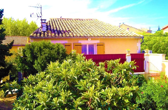 Beautiful Appart-Villa 60 m² for 2 people in a lovely Village next to Avignon !