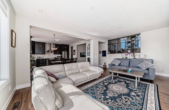 Beautiful cozy home, Just 20 minutes from Calgary airport