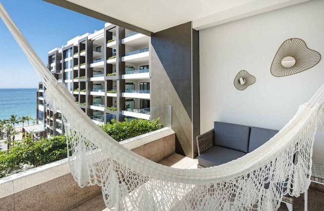 Beautiful Garza Blanca, oceanfront suite available 12-31-23 through 01-07-2024.