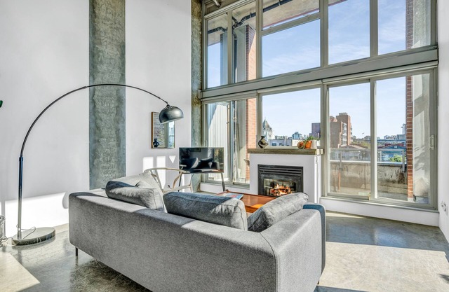 Beautiful Gastown Loft