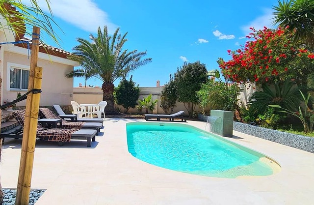 Beautiful house with stunning private pool in Miami Platja!